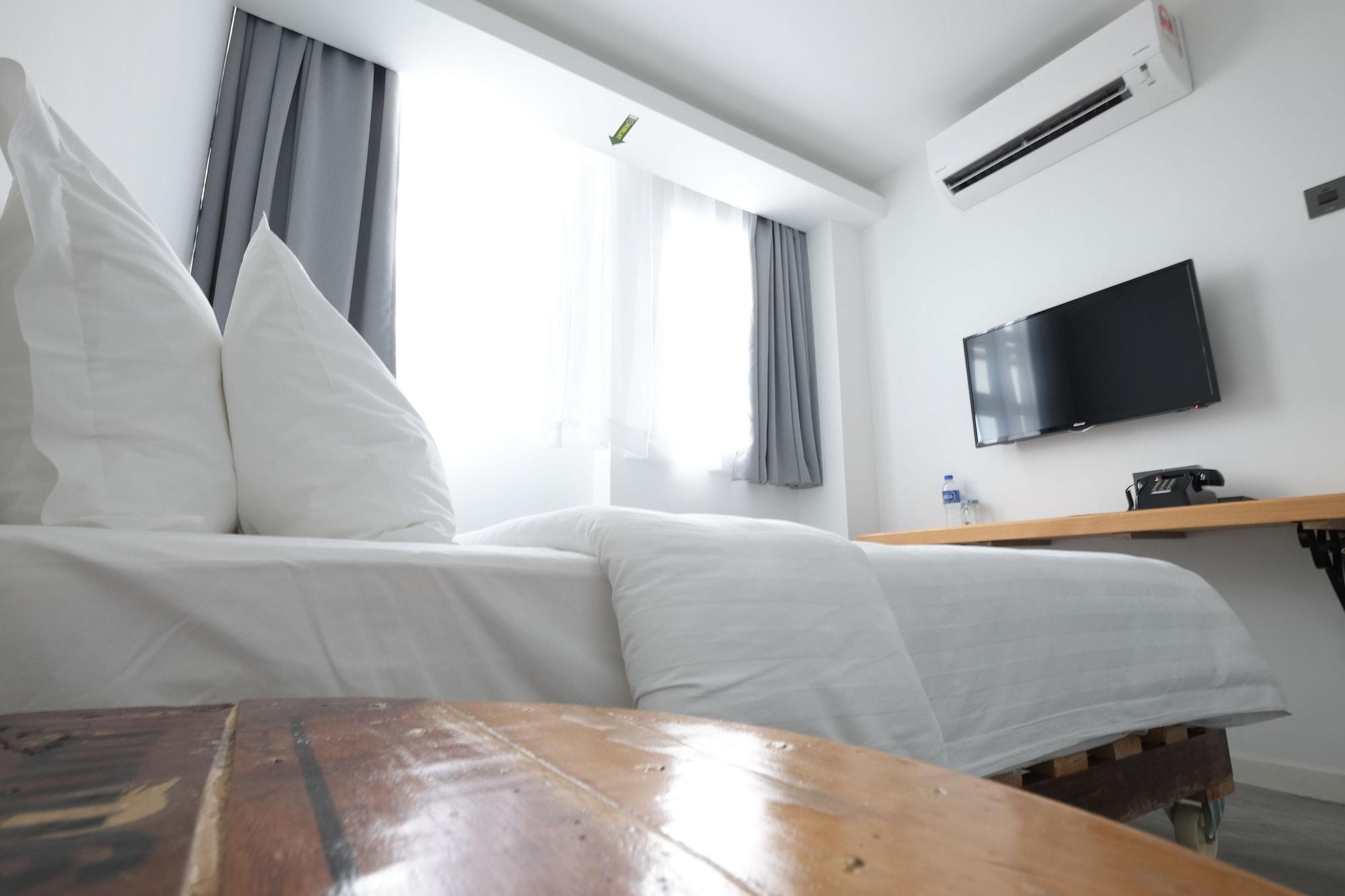 White Loft Hotel Malacca Kültér fotó