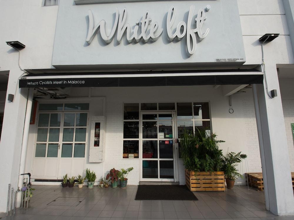 White Loft Hotel Malacca Kültér fotó