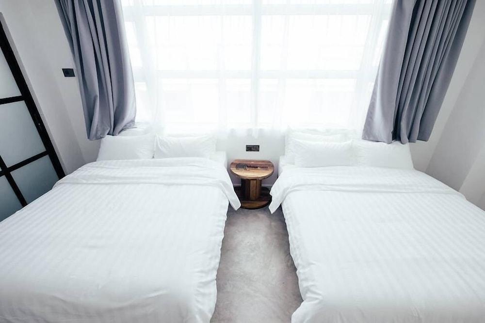 White Loft Hotel Malacca Kültér fotó