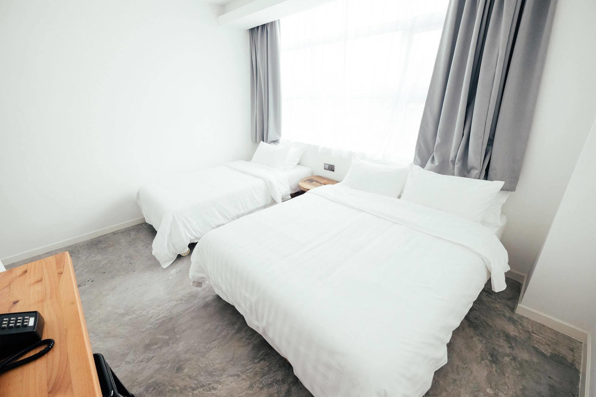 White Loft Hotel Malacca Kültér fotó