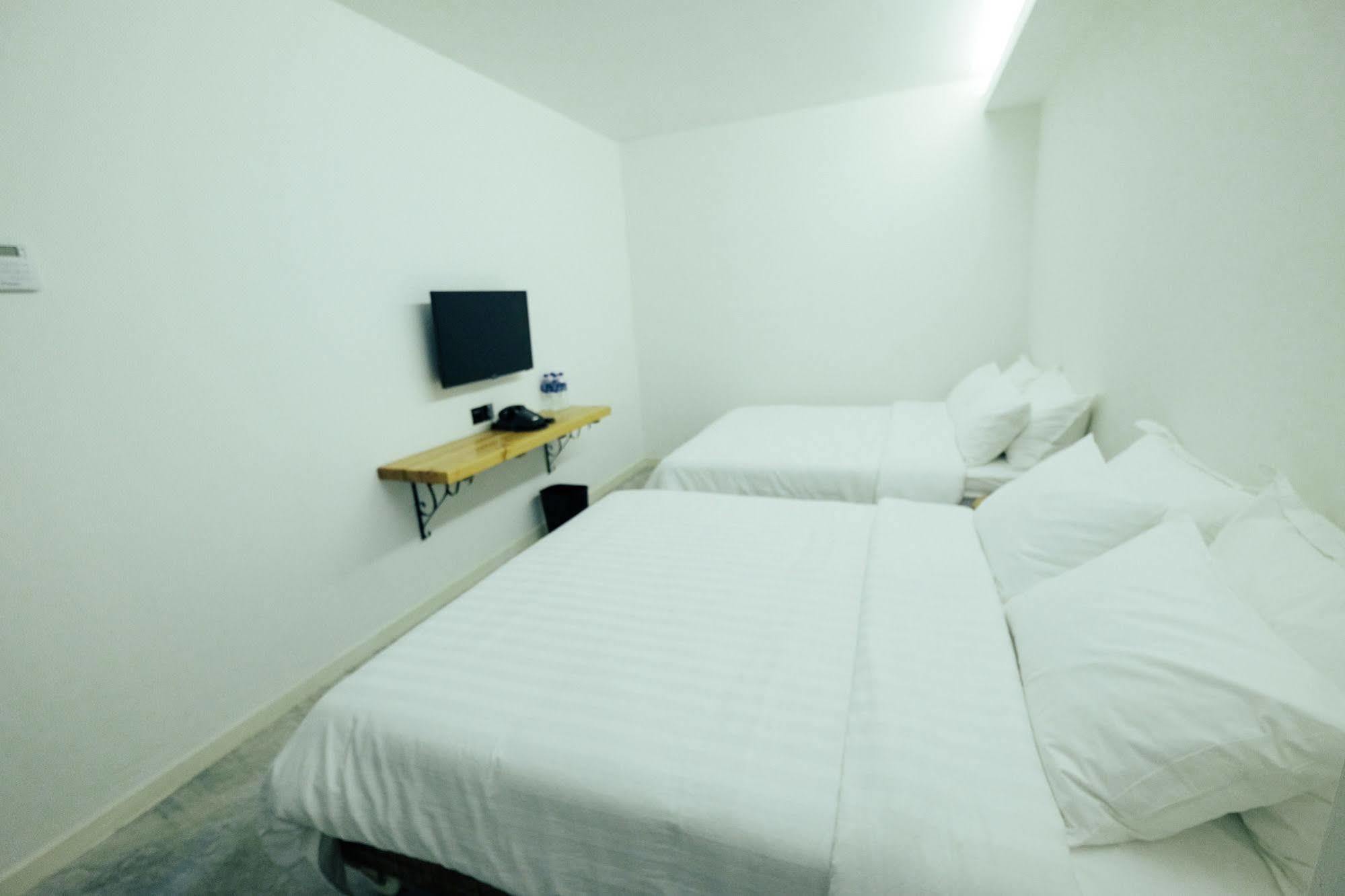 White Loft Hotel Malacca Kültér fotó