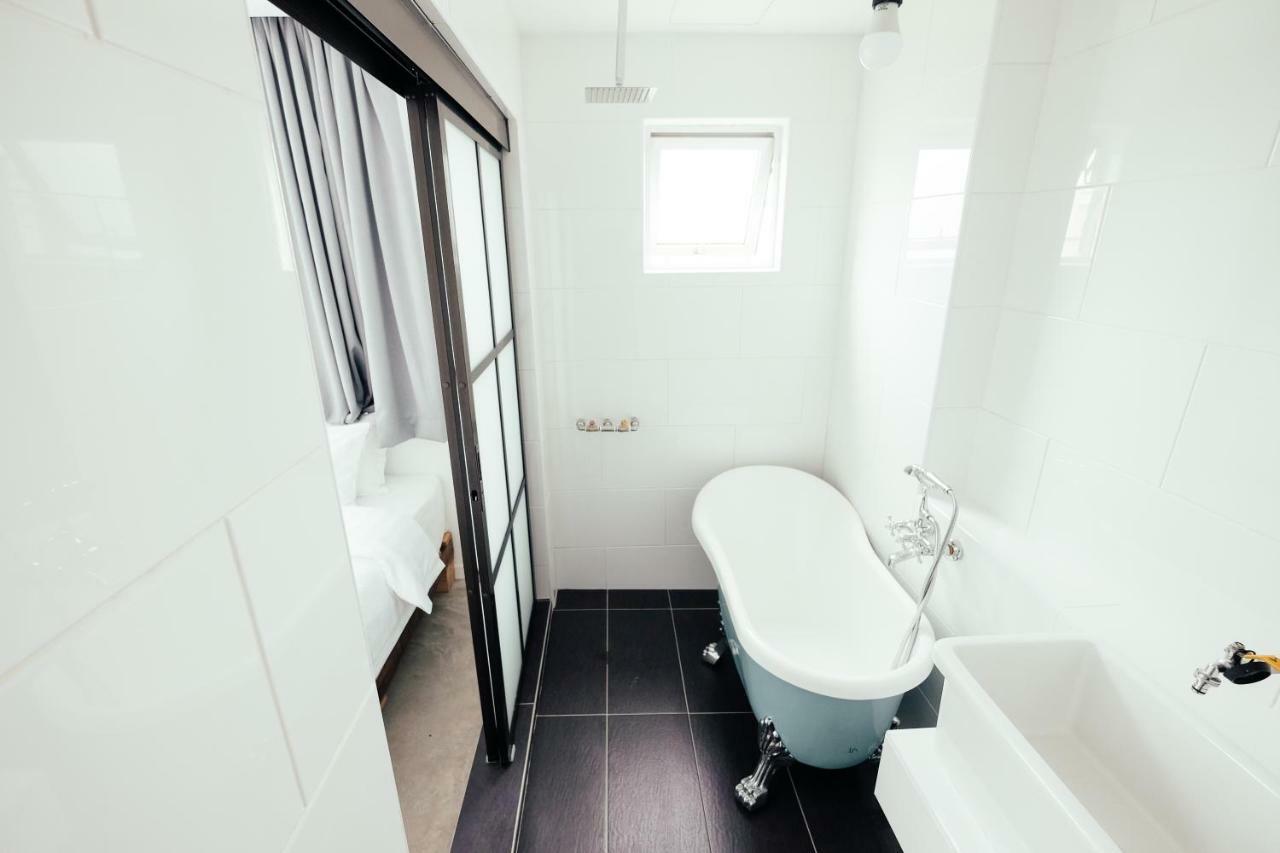 White Loft Hotel Malacca Kültér fotó