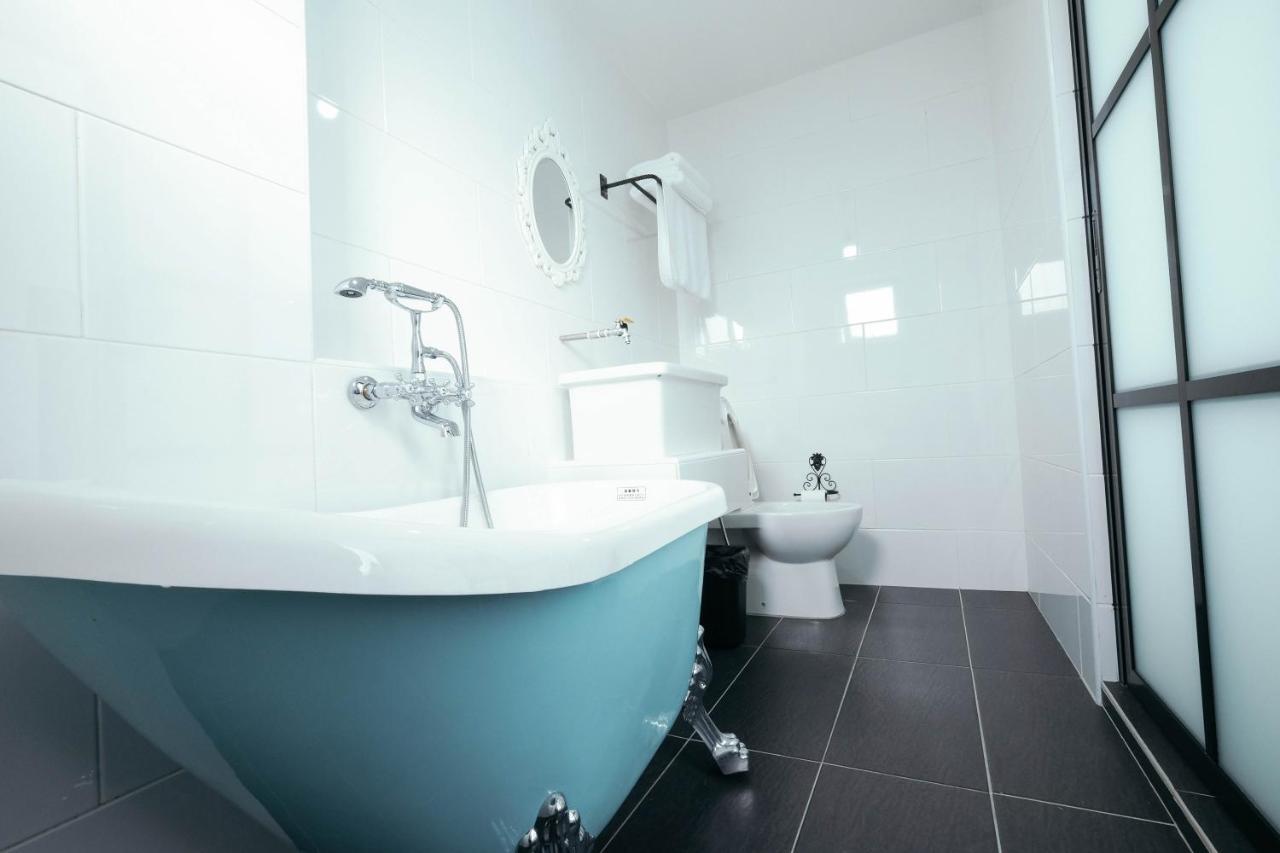 White Loft Hotel Malacca Szoba fotó